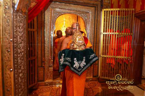 Sri Dalada Maligawa (Temple of the Sacred Tooth Relic)