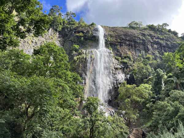 Diyaluma Falls