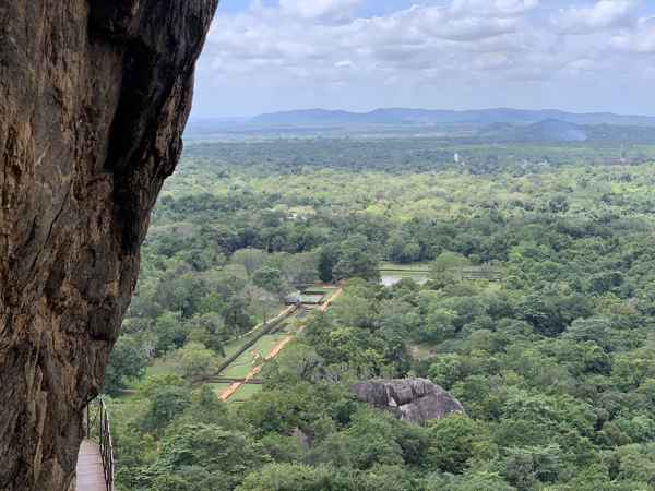 Photo from Google Places (f5eef3d3)